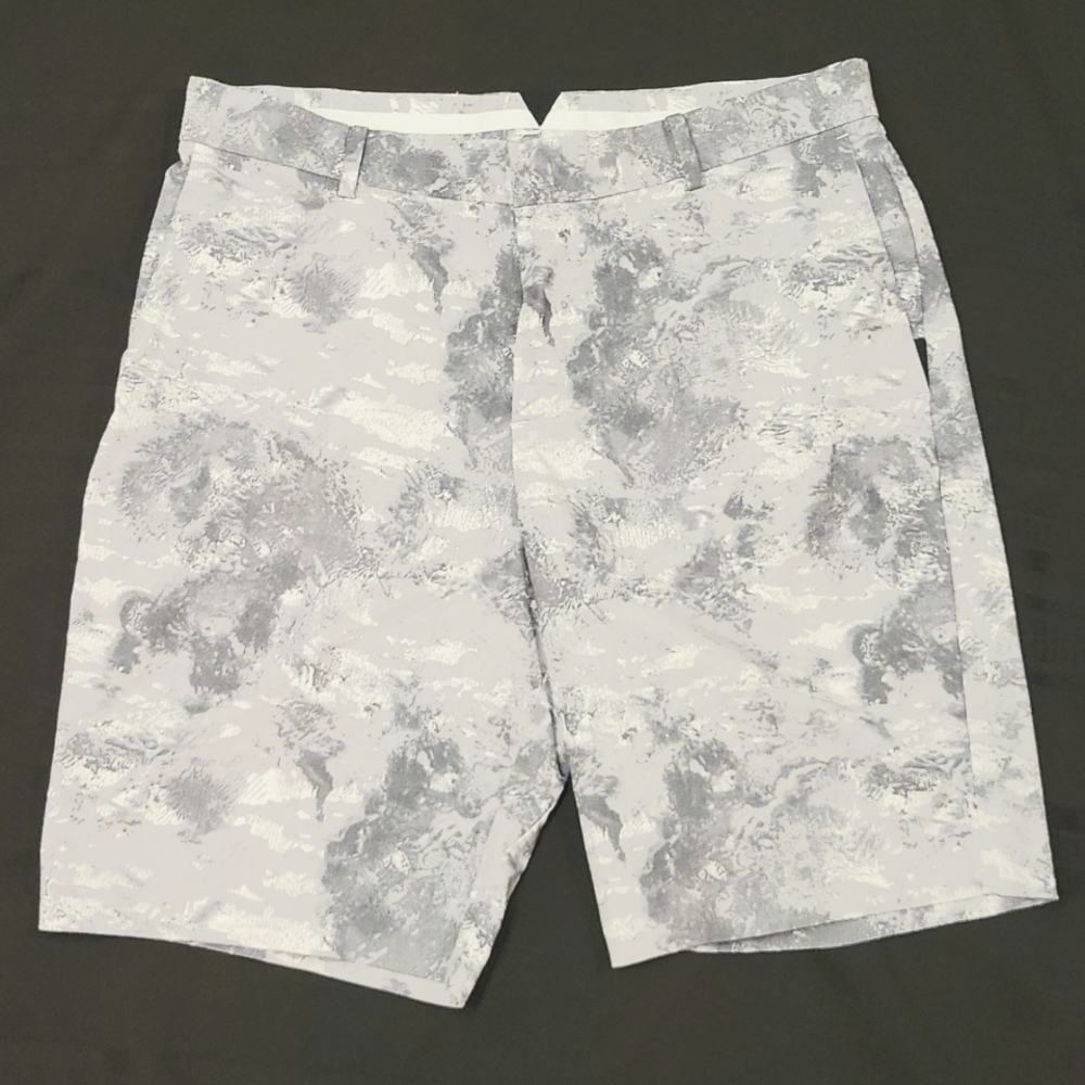 Men's Nike Golf Shorts size 34